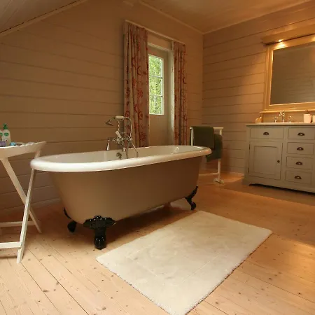 Countryside Chalet In Sur Ourthe With Sauna Balcony