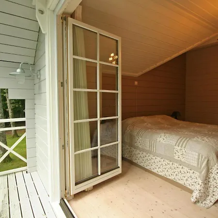 Countryside Chalet In Sur Ourthe With Sauna Balcony